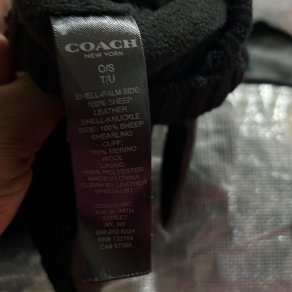 Coach - Picture 4 of 4